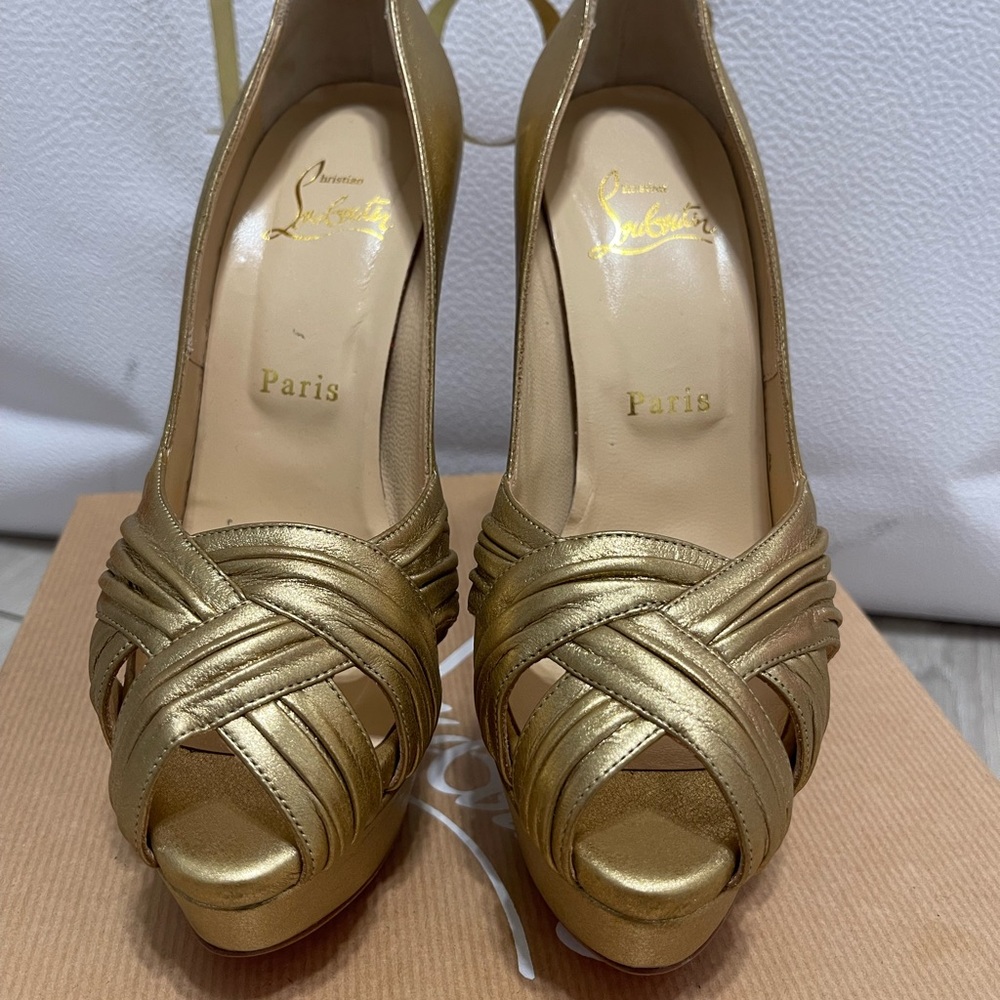 Christian Louboutin Leather Pumps